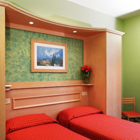 Hotel Meridiana Firenze Bagian luar foto