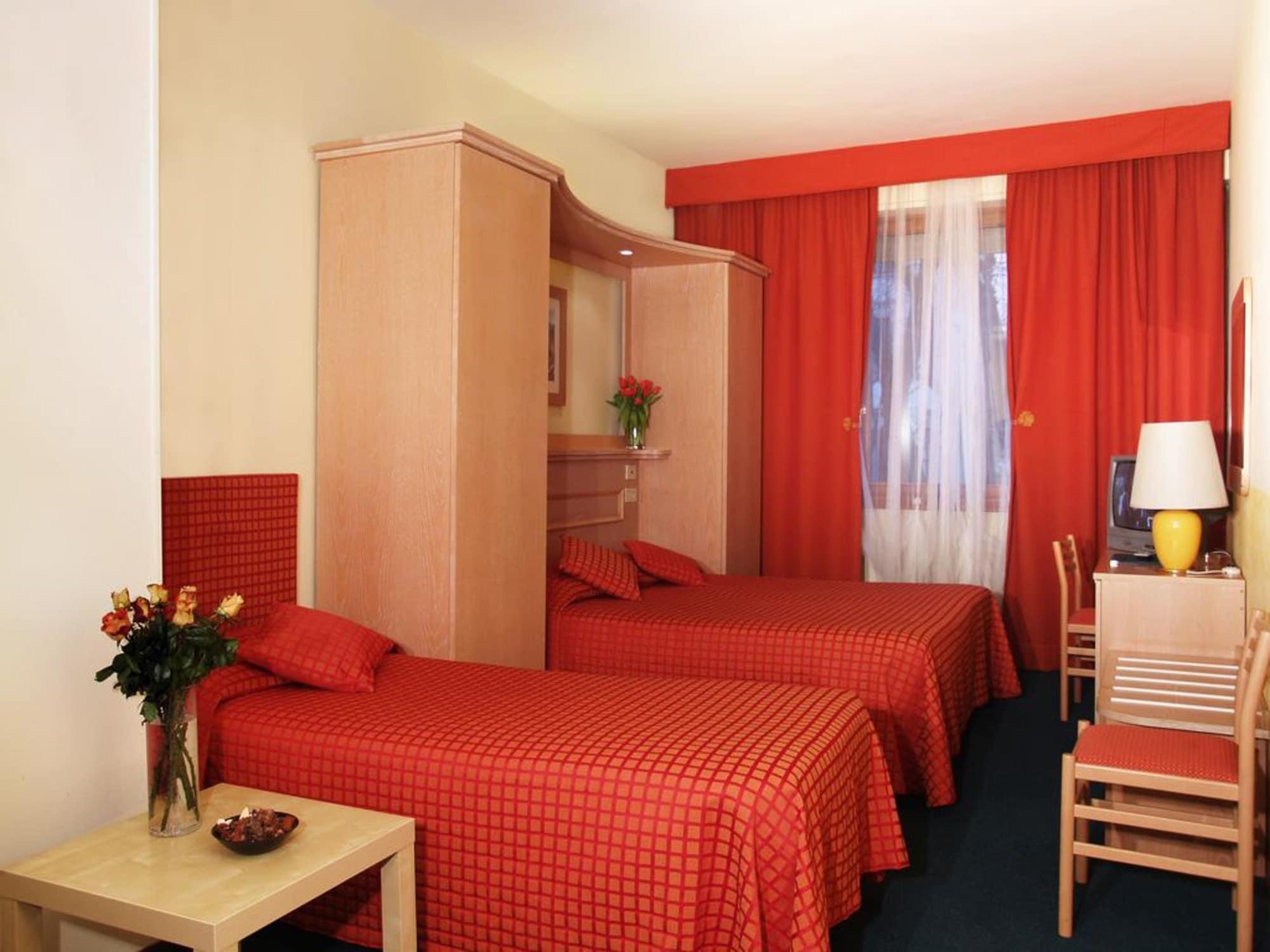 Hotel Meridiana Firenze Bagian luar foto