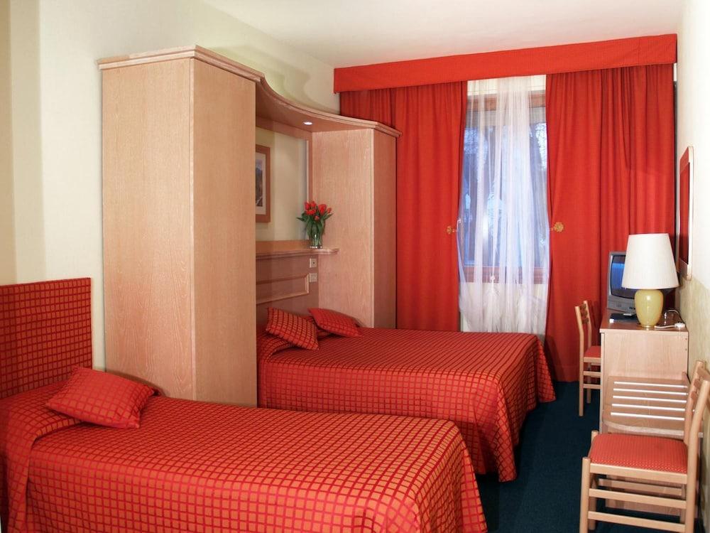 Hotel Meridiana Firenze Bagian luar foto