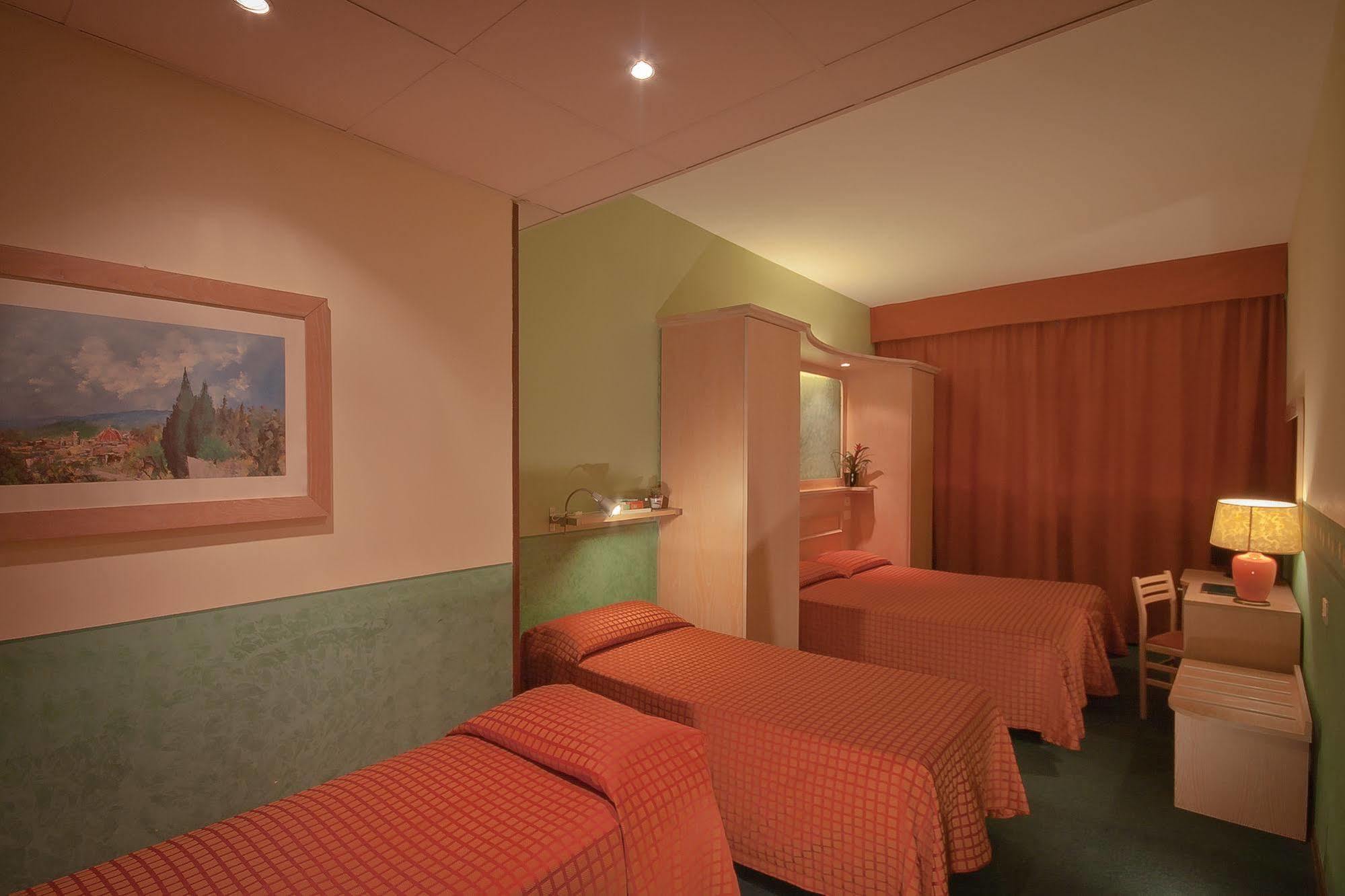 Hotel Meridiana Firenze Bagian luar foto
