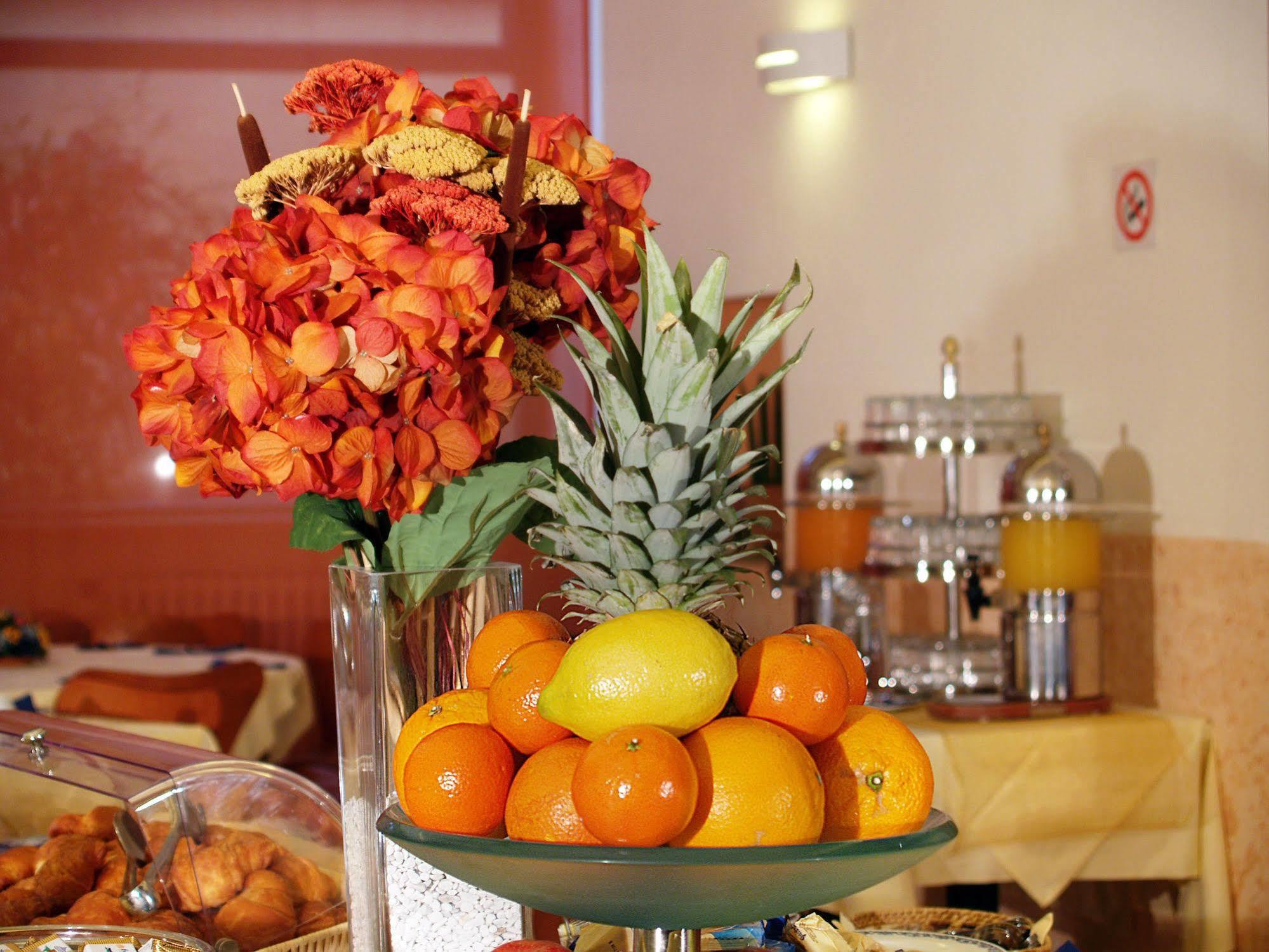 Hotel Meridiana Firenze Bagian luar foto