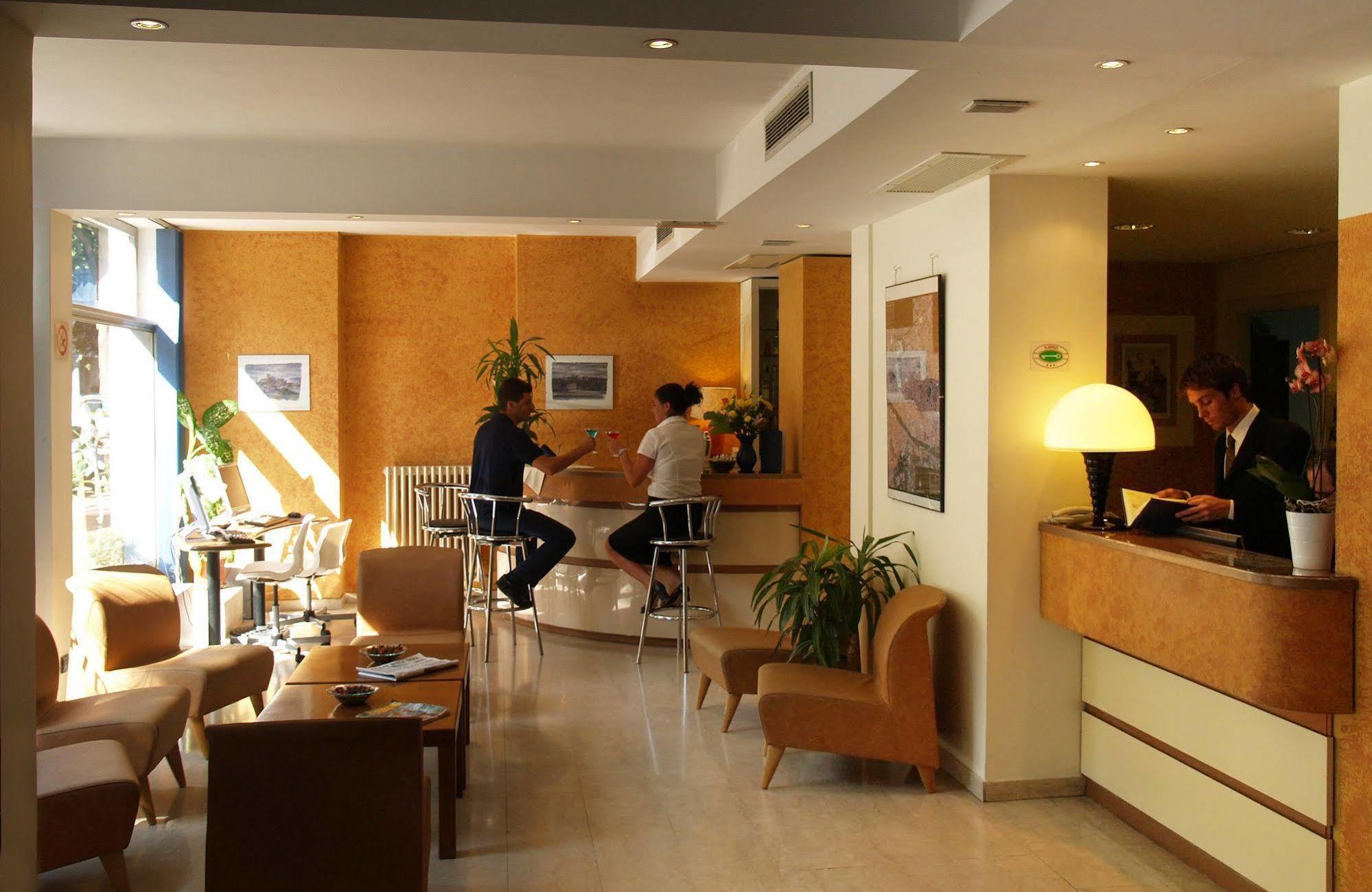 Hotel Meridiana Firenze Bagian luar foto