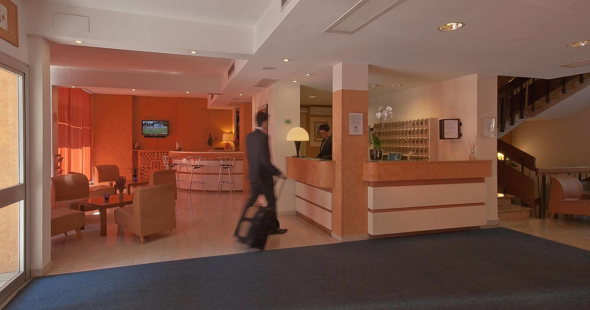 Hotel Meridiana Firenze Bagian luar foto