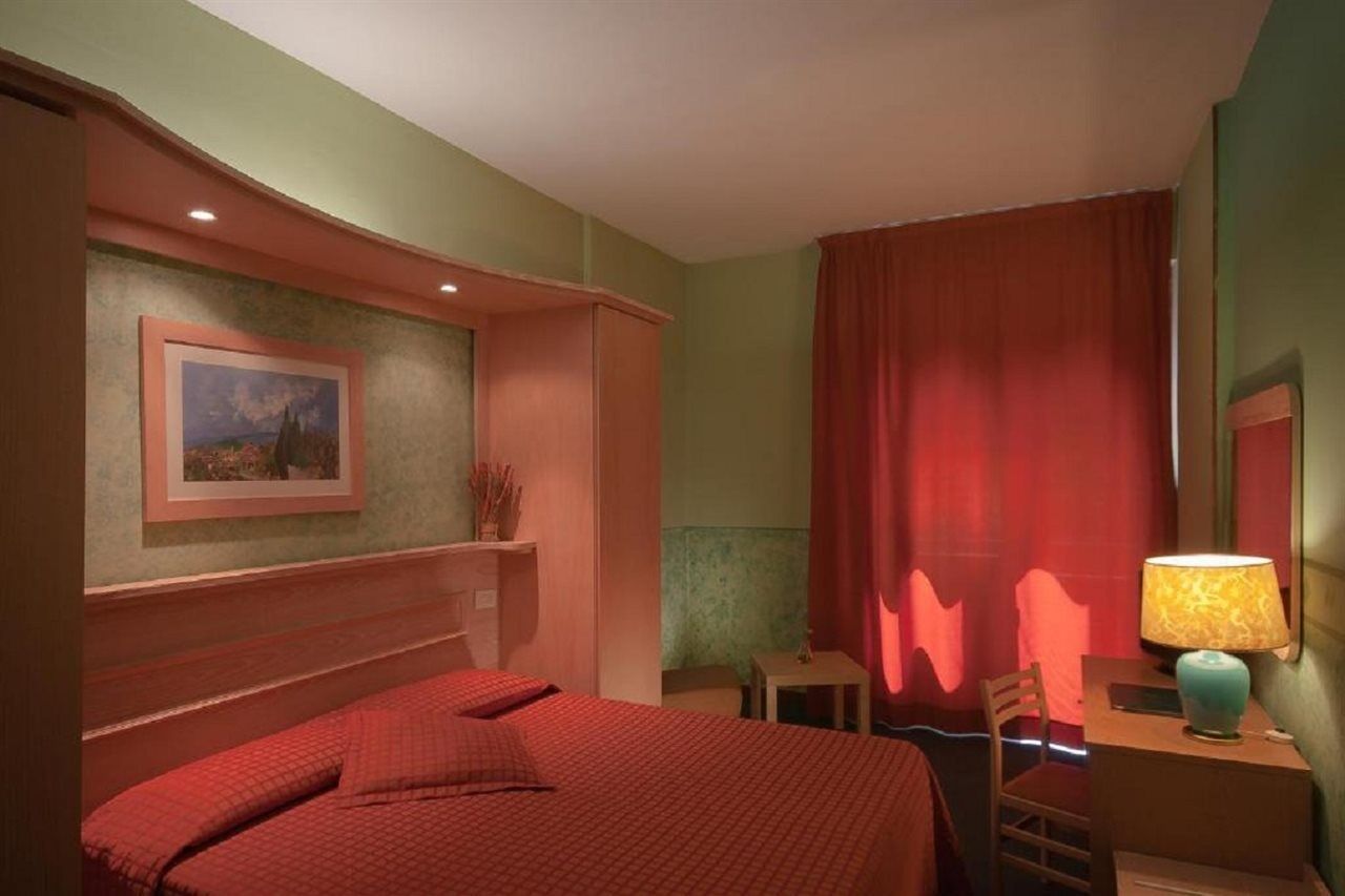 Hotel Meridiana Firenze Bagian luar foto
